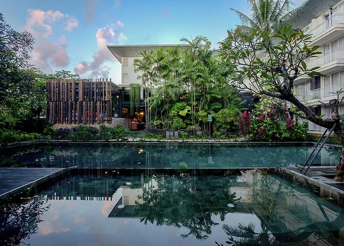 The 1o1 Bali Fontana Seminyak ホテル 4*